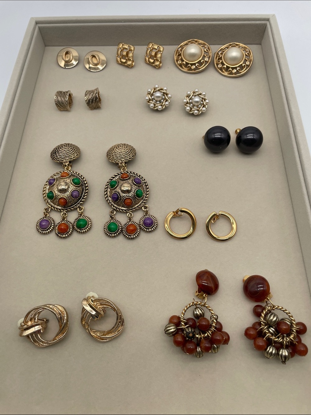 Gold-Tone Multi-Color Vintage Clip-On Earrings - Versatile Statement Jewelry